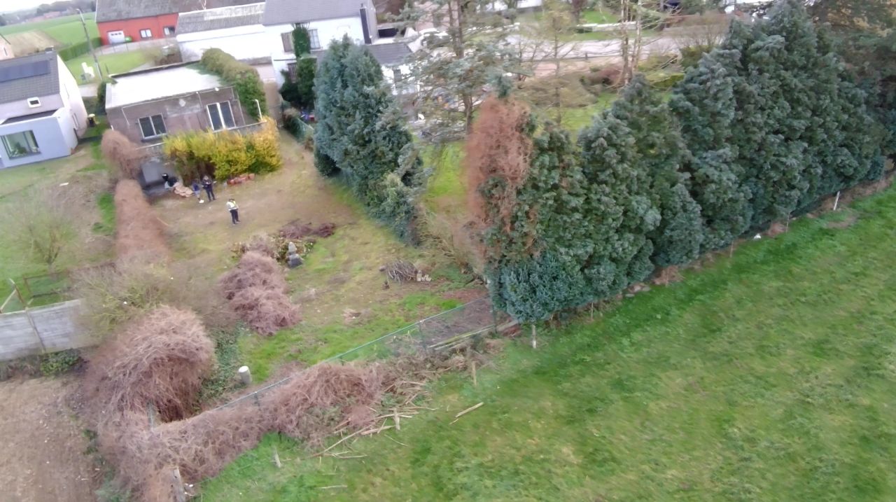 Vue aérienne de la propriété étudiée à Oreye et de son jardin, réalisée dans le cadre d’une expertise technique sur l’impact d’un projet voisin.